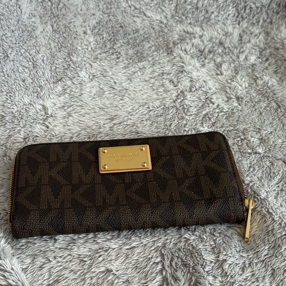 Michael Kors Accessories - Michael Kors Brown signature wallet